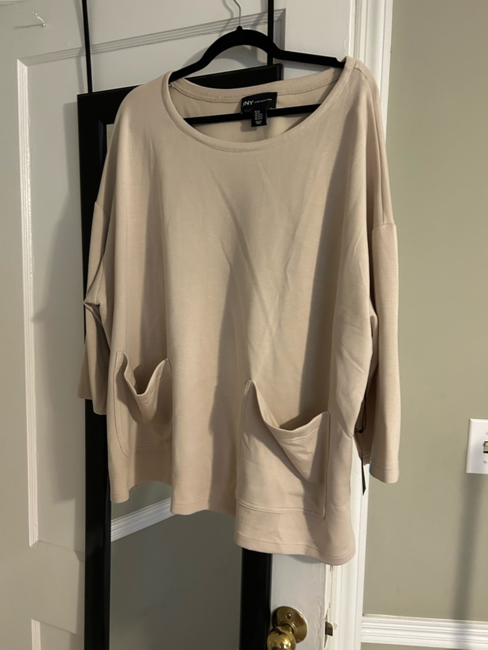 NWT Jones New York Cream-Colored Shirt With Pockets